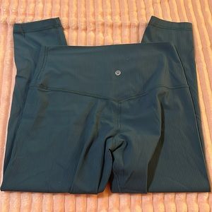 Lululemon ribbed cropped leggings size 10